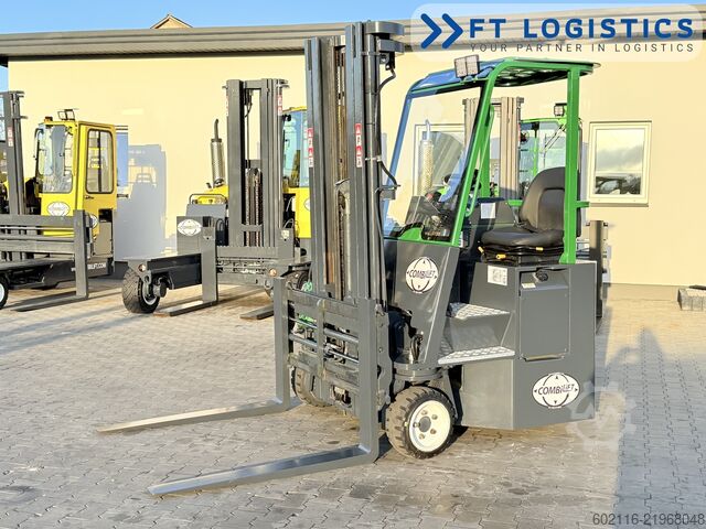 Carretilla retráctil de 4 vías Combilift C2500CB DIESEL TRIPLEX 5500 POSITIONER