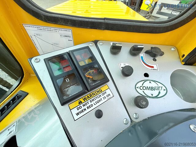 Carretilla elevadora de 4 vías Combilift C3000XL / GAS / DUPLEX 3200 / FREE LIFT