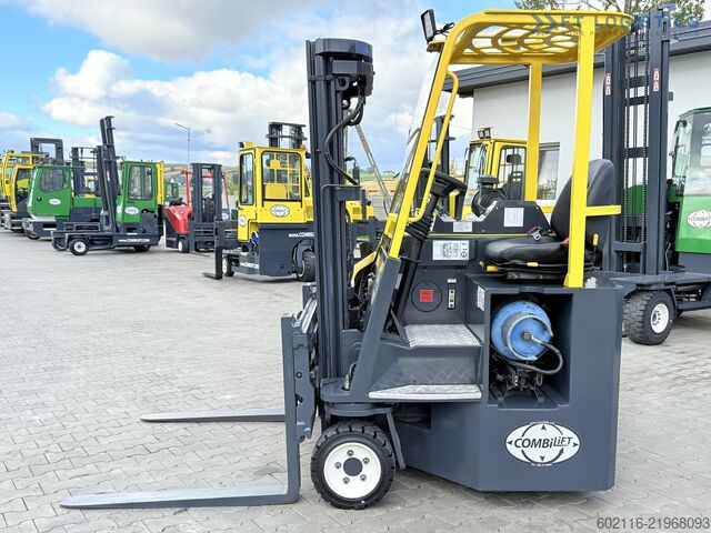 Carretilla retráctil de 4 vías Combilift C3000CB GAS TRIPLEX 4900 POSITIONER TOP1