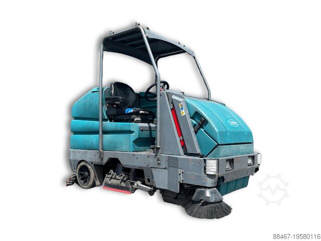 Kehrmaschine und Schrubber Tennant 8300