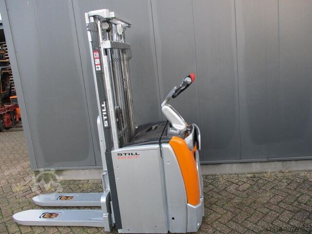 High lifting pallet truck STILL EXV SF20