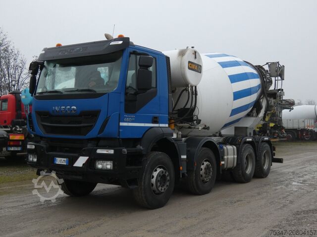 Betonszállító teherautó IVECO TRAKKER 450