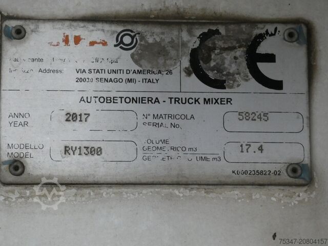 Betonszállító teherautó IVECO TRAKKER 450