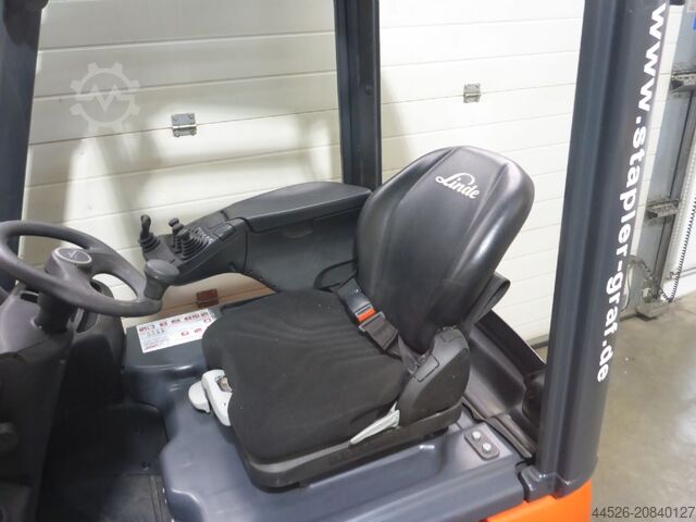 Electric 3-wheel forklift Linde E12