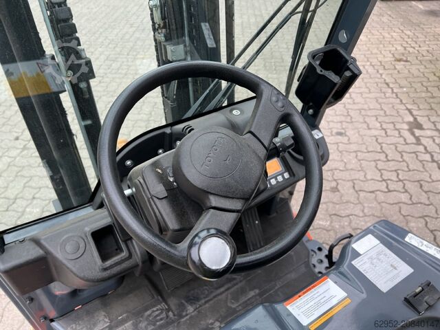 Elektrische vorkheftruck 3 wielen Toyota 8 FBE 18 T