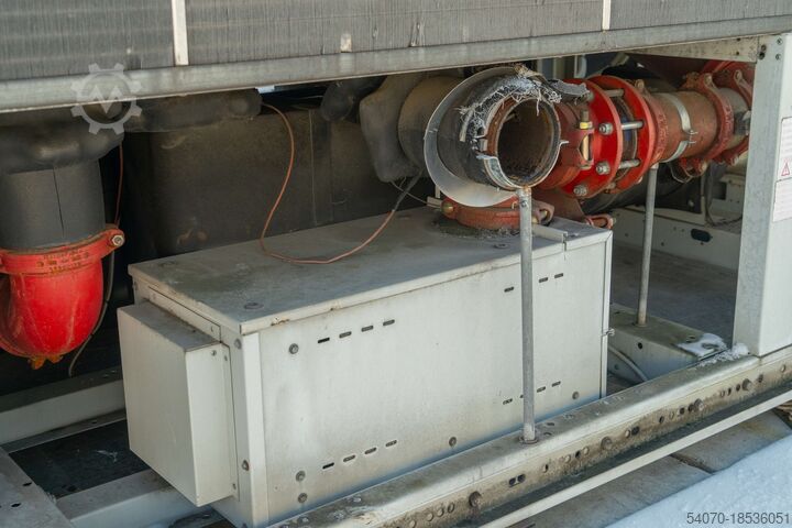 Koeler Used Aircooled chiller CLIMAVENETA FX FC NG SL T+ S 2702 642 KW 2013 yom