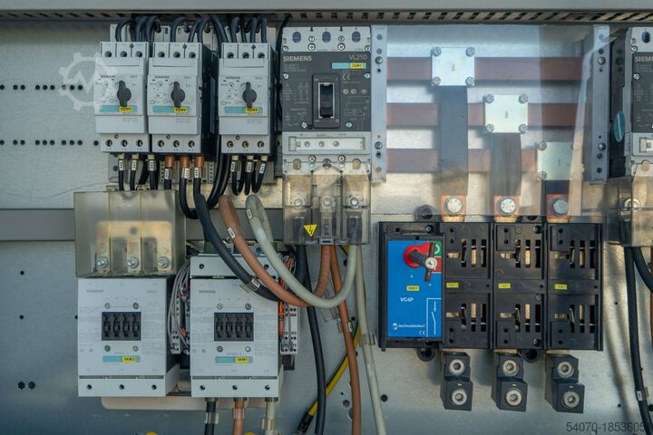 Koeler Used Aircooled chiller CLIMAVENETA FX FC NG SL T+ S 2702 642 KW 2013 yom