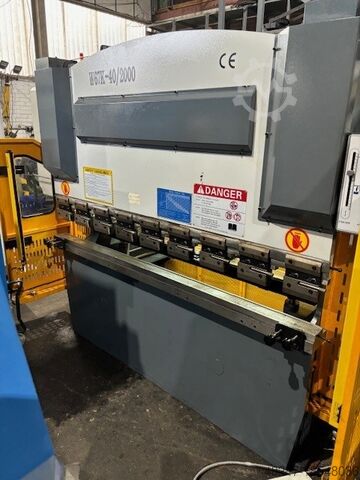 Abkantpresse Mantech CNC 40Ton x 2000mm