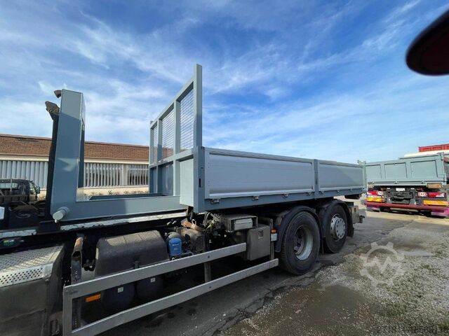 Kampós konténer CONTAINER SCARRABILE NUOVO A PIANALE CON SPONDE