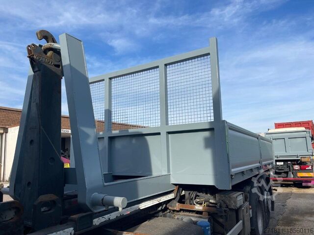 Kampós konténer CONTAINER SCARRABILE NUOVO A PIANALE CON SPONDE