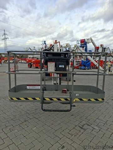 Piattaforma di lavoro telescopica articolata Niftylift HR28 HYBRID 4X4