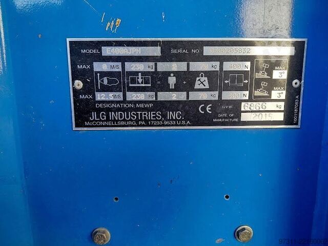Plataforma de trabajo telescópica articulada JLG E400AJPN