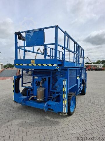 Schaarlift Genie GS-4390 RT