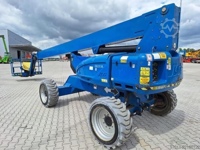 Platformă de lucru telescopică articulată JLG E600JP