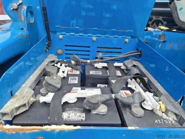 Platformă de lucru telescopică articulată JLG E600JP