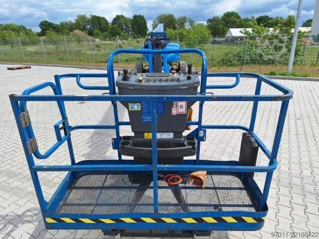 Platformă de lucru telescopică articulată JLG E600JP