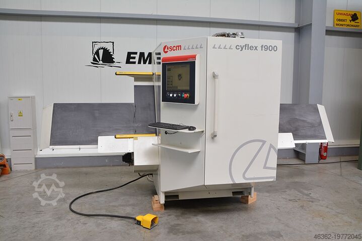 Fräs- und Bohrbearbeitungszentrum SCM CYFLEX 900
