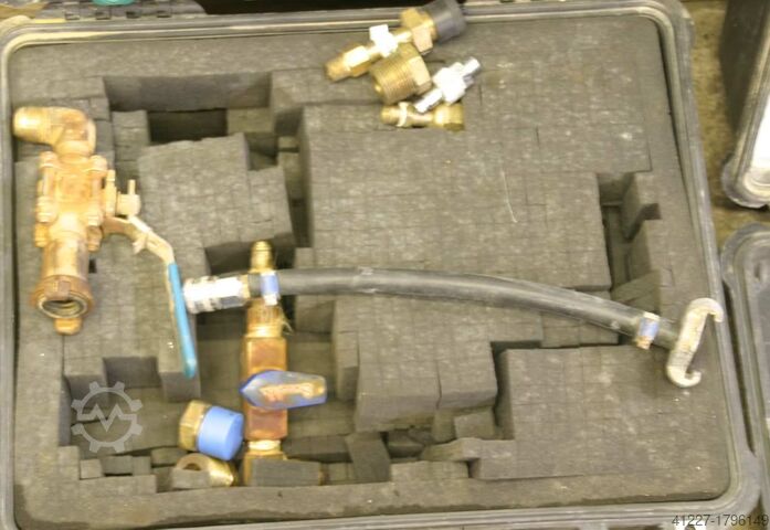 Portable oxygen breathing device HYTECH portable Oxygen Breathing System