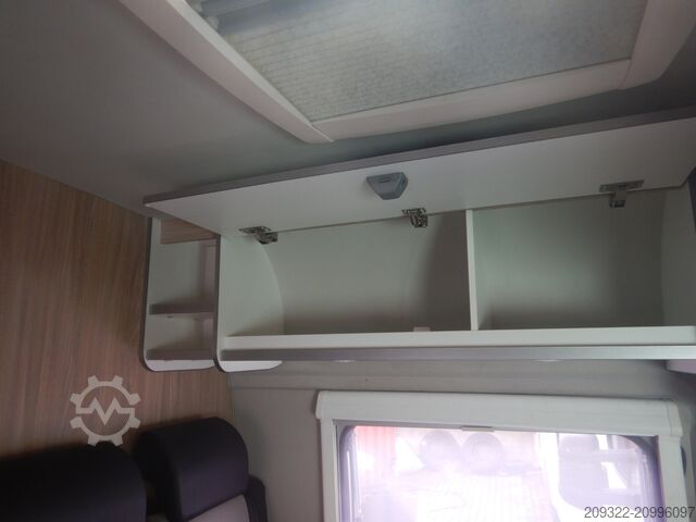 Caravana/autocaravana Fiat Weinsberg Carabus 600 K | 4 posti letto | Completamente attrezzato