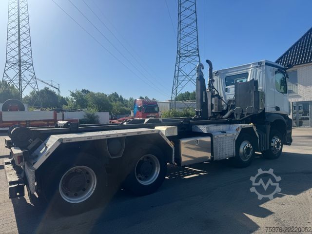 Kampós konténerszállító teherautó MERCEDES-BENZ AROCS 8x4/4 MOBAS Abrollkipper RETARDER