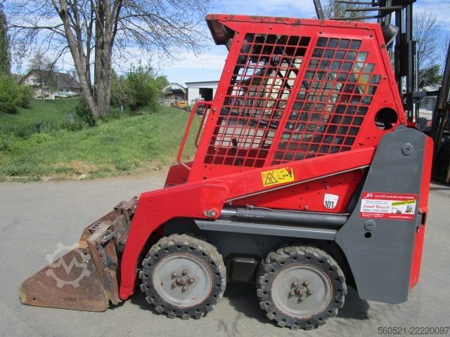 Traktorgrävare Bobcat S 70 - Kompaktlader mit Schaufel