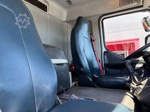 Autolaadkraan VOLVO FL12.240L-KOFFER-WERKSTATTWAGEN-KRAN HIAB-163TKM
