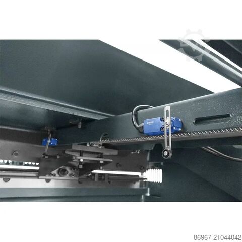Foarfecă hidraulică tip ghilotină CORMAK SHARK 12x3200