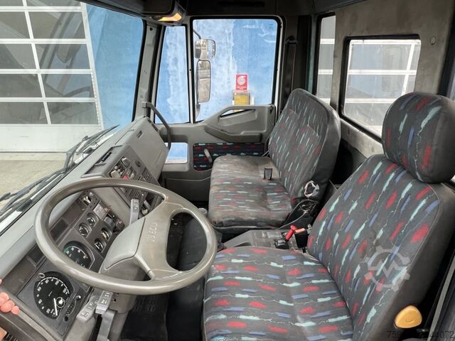 Driezijdige kipper met kraan Iveco Eurocargo 120e18