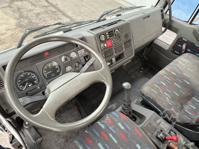 Driezijdige kipper met kraan Iveco Eurocargo 120e18