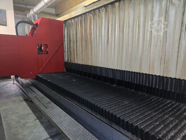 Fresadora de coluna móvel Matec 30HV