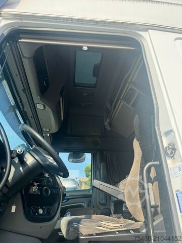 Tractora standard DAF XF 105-460 SSC TRATTORE STRADALE