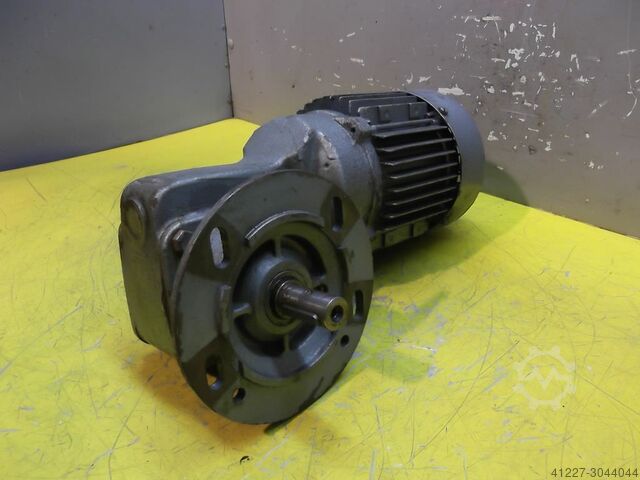 Κινητήρας γραναζιού 0,15 kW 34 σ.α.λ. SEW-EURODRIVE SF30DT71K-4