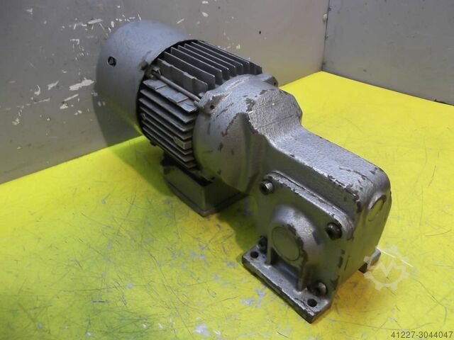 Tandwielmotor 0,15 kW 51 tpm SEW-EURODRIVE S30DT71K-4B