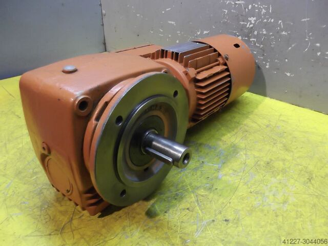 Motoréducteur 0,25 kW 20 tr/min SEW Eurodrive SF40DT71C-4BN05