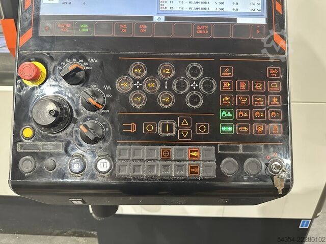 CNC-Bearbeitungszentrum vertikal Mazak VTC 820/20