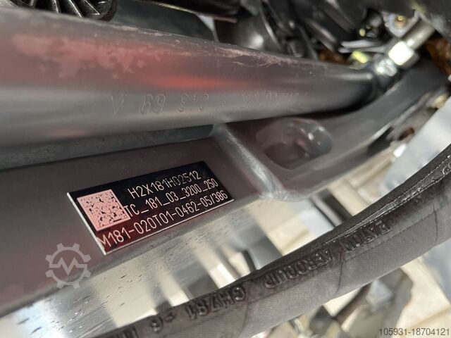 Elektrisk trehjulsgaffeltruck Linde E16H-02