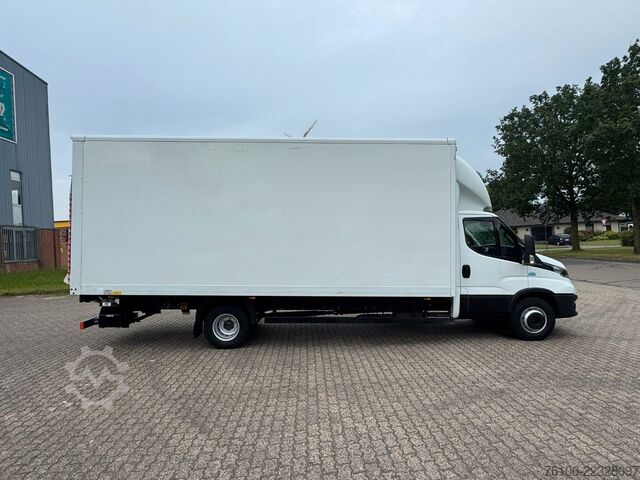 Furgoneta caja IVECO Daily 72C18 Hi Matic Koffer mit Ladebordwand