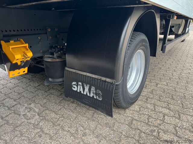 Furgoneta caja IVECO Daily 72C18 Hi Matic Koffer mit Ladebordwand