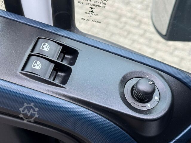 Furgoneta caja IVECO Daily 72C18 Hi Matic Koffer mit Ladebordwand