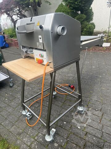 Kapucnis mosogatógép áttolható ERKA WMB 30 Hörnchenwickelmaschine
