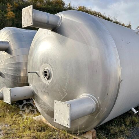 Depósito de dos pisos de 27300 litros de V2A (1 x 13660 litros, 1 x 13640 litros)  