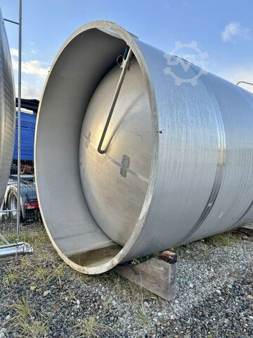 Depósito de 27800 litros de V4A / fabricado según DIN6618  