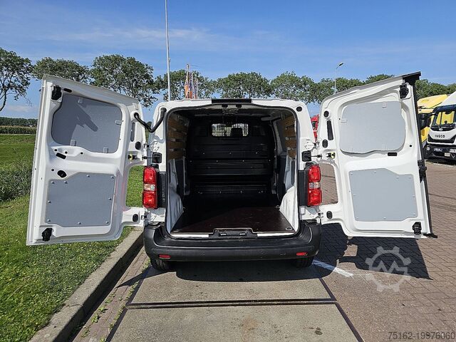 Magastetős kombi OPEL VIVARO 2.0 L2 Navi Airco Euro6!