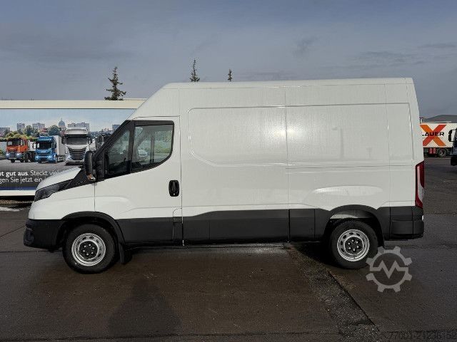 Furgon blaszak IVECO 35S16V (KURZ) AHK / RFK / Standhzg.