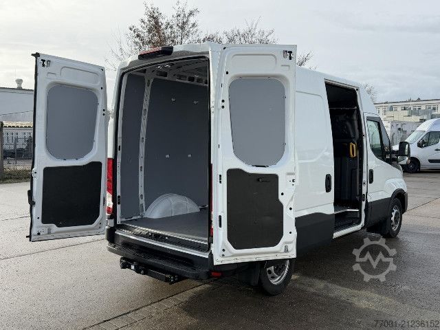 Furgon blaszak IVECO 35S16V (KURZ) AHK / RFK / Standhzg.