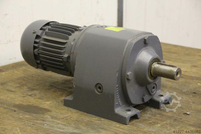 Motor reductor 0,55 kW 46,9 rpm Himmel Z40-M1P4 B3