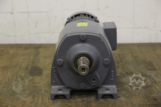 Motor reductor 0,55 kW 46,9 rpm Himmel Z40-M1P4 B3