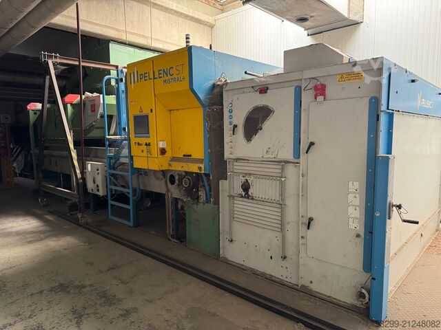 NIR sorting line with conveyor belt and distributor Pellenc Mistral + 2800