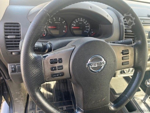 Pick-up NISSAN DoubleCab LE 4X4-PKW Zulassung-Getriebe Probleme