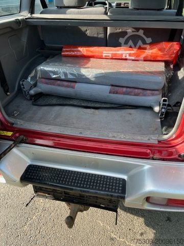 Pick-up NISSAN Terrano 2,7 Diesel - 7 Sitzer & AHK